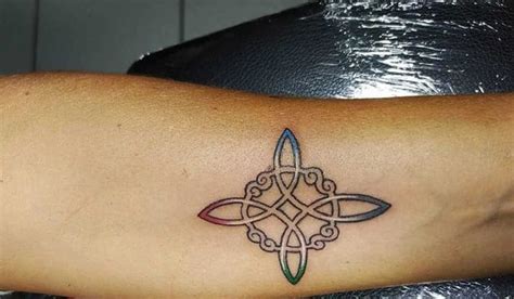 nudo de bruja tatuaje pequeño|Nudo de bruja tattoo minimalista